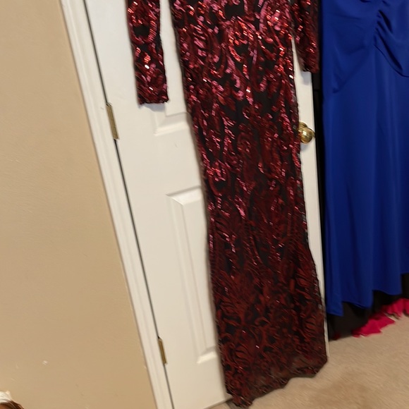 Red and Black Beautiful long Formal - Picture 2 of 7